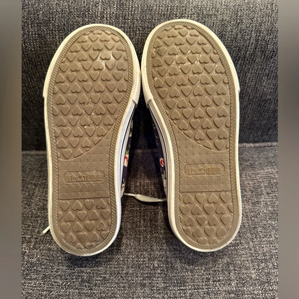 GIRLS ATTITUDE Floral Canvas Sneaker with Glitter Toe/size MEX 20 (13US)